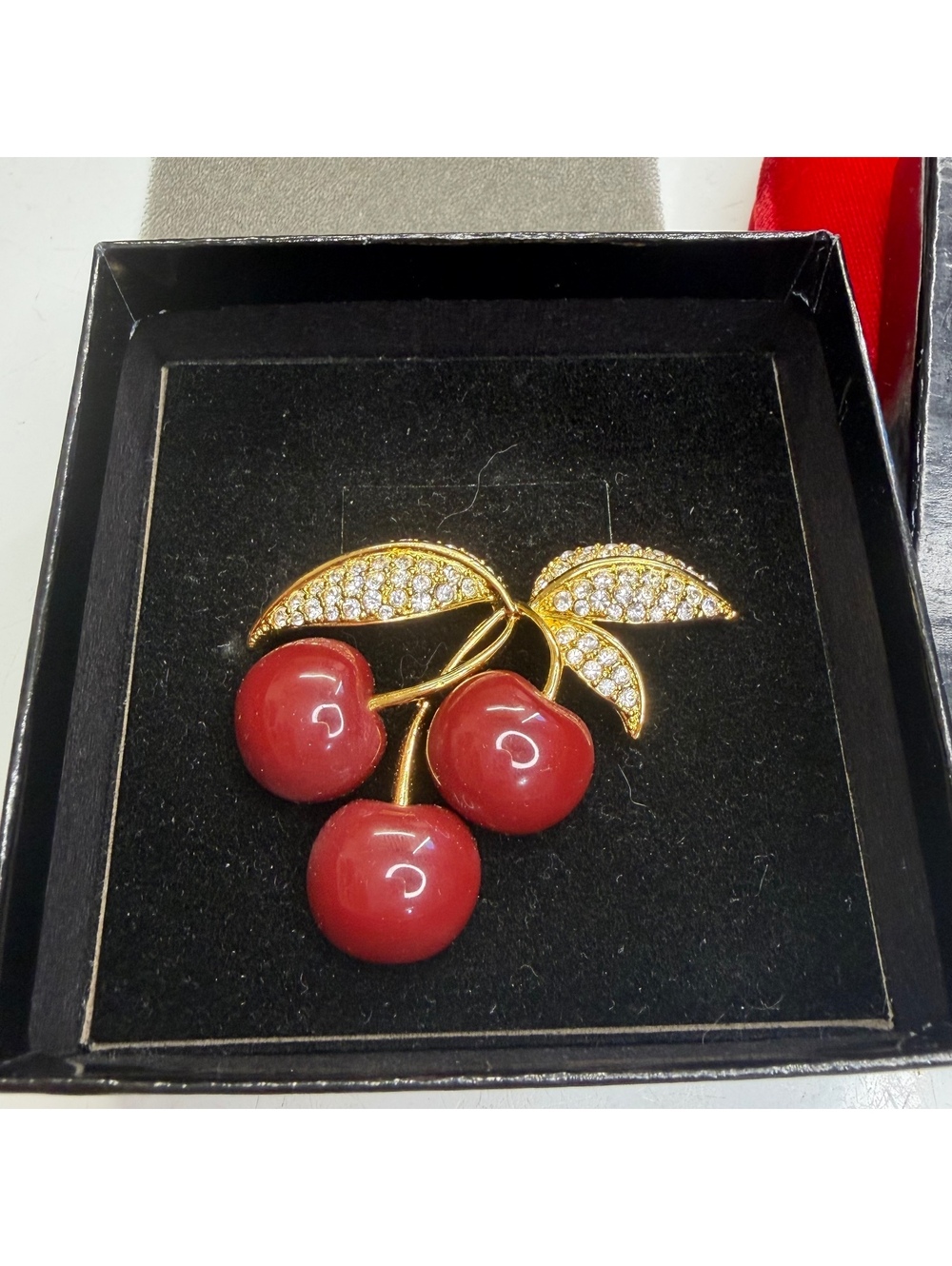 Joan Rivers cherry brooch Vinatge 90s new in box